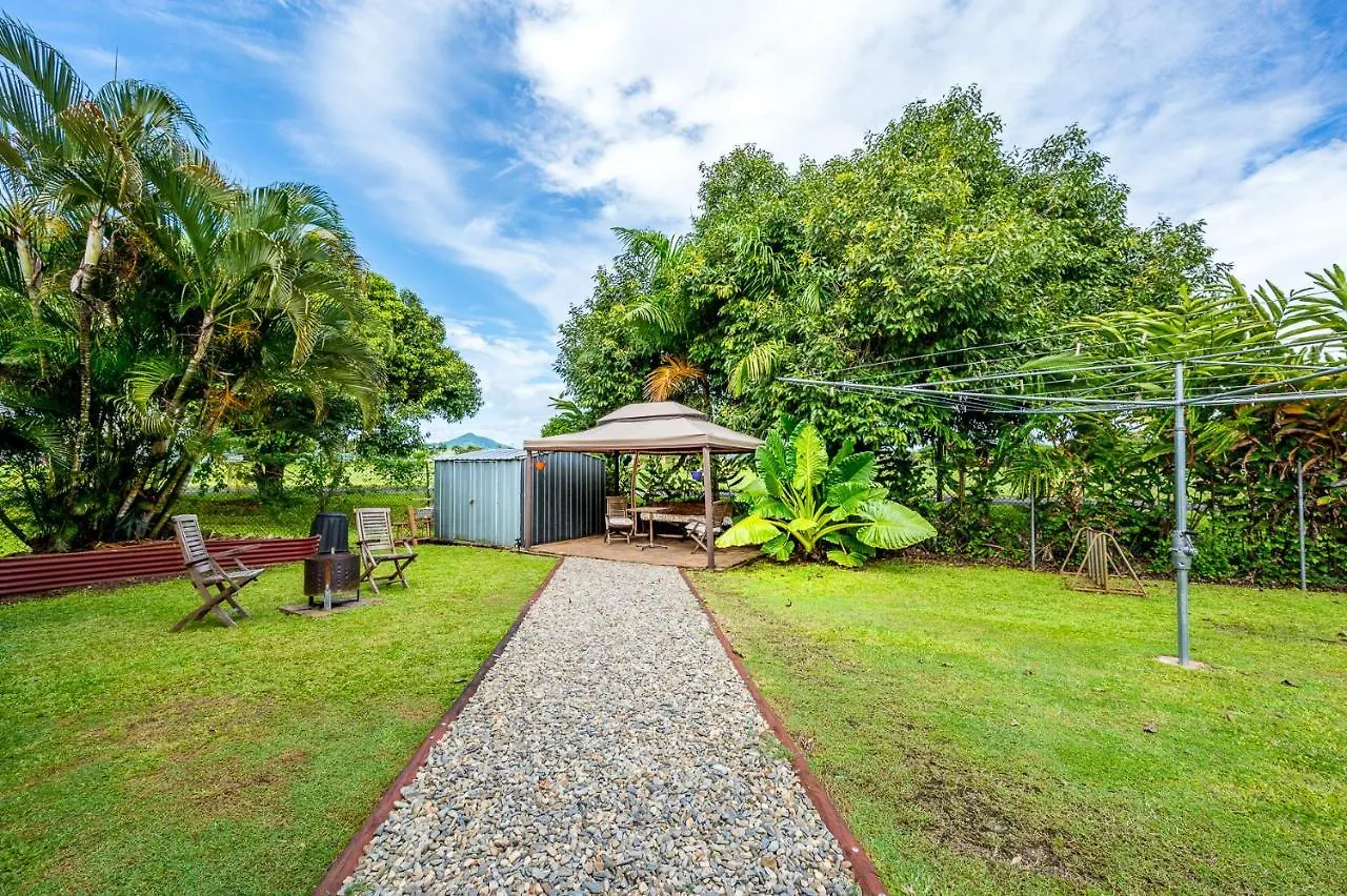 Tropical Lodge Motel